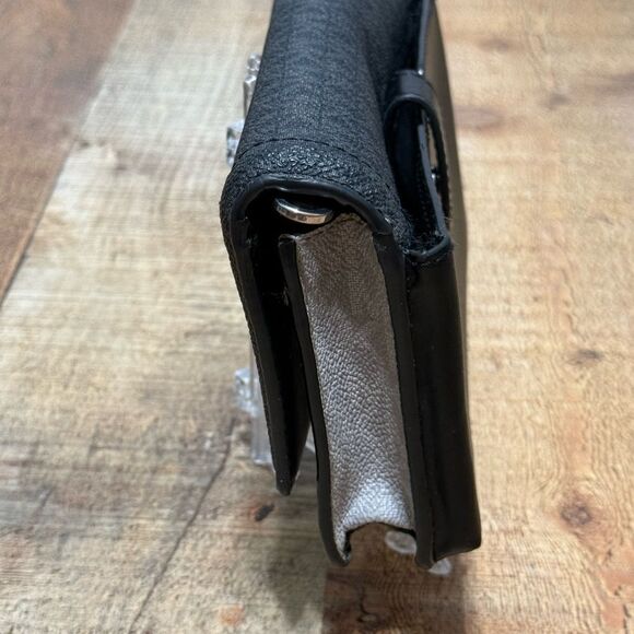 Jet Set Small Two-Tone Logo Smartphone Crossbody Bag *missing strap* - Picture 5 of 15